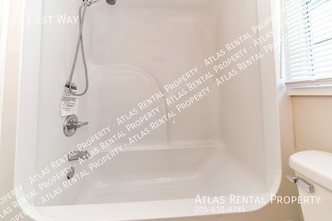 Building Photo - 413 1st Way