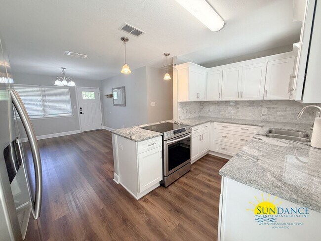 Building Photo - Upgraded 4BR Home with In-Ground Pool in Fort Walton Beach!