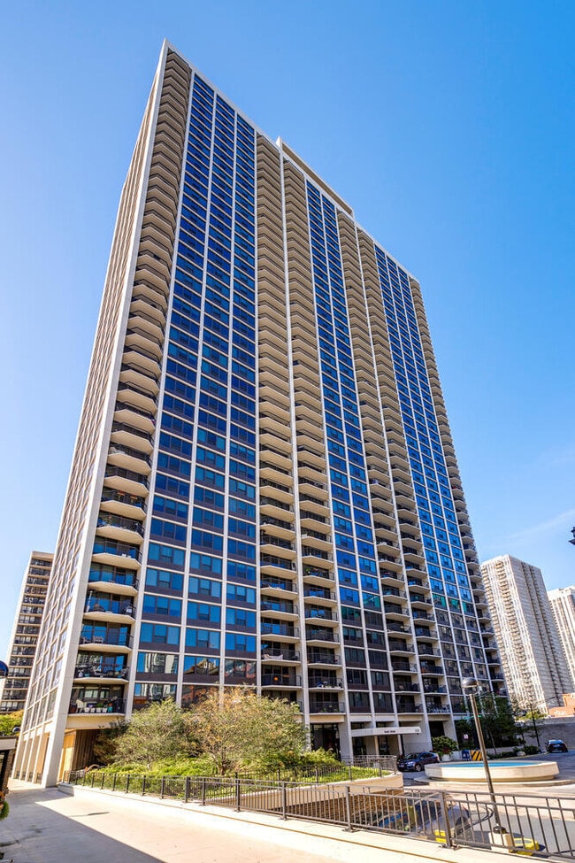 Primary Photo - 1560 N Sandburg Terrace