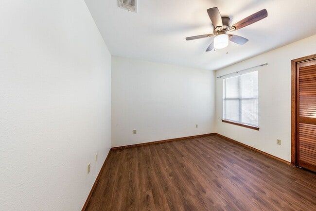 Building Photo - 57 Woodcreek Dr
