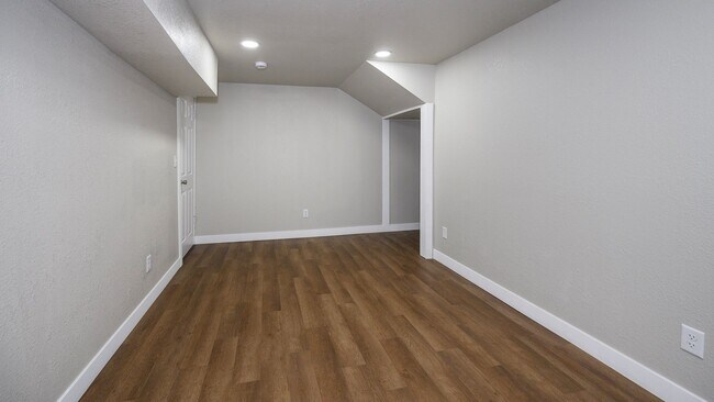 Building Photo - 804 N 16th St