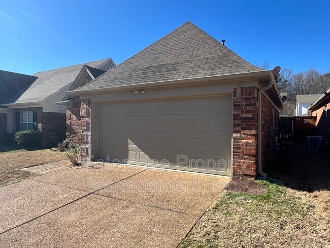 Building Photo - 1421 Radley Cove