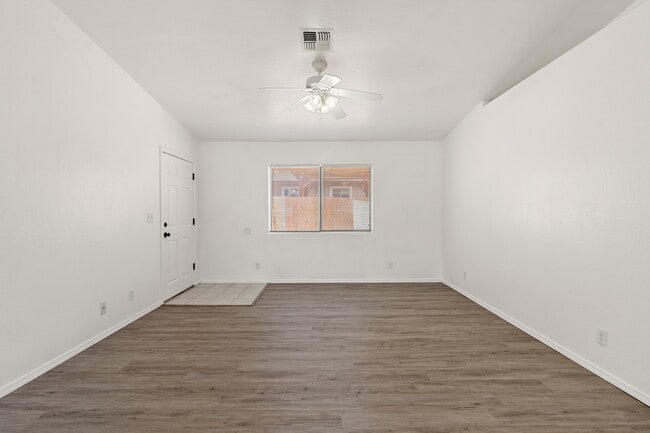 Building Photo - 24421 N Diamond Head Ave