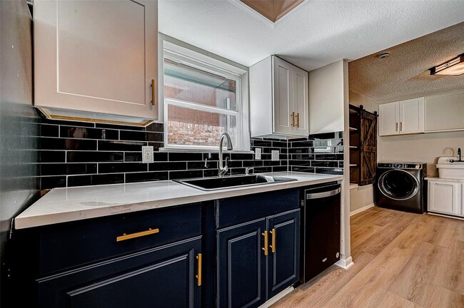 Building Photo - 3422 Deer Valley Dr