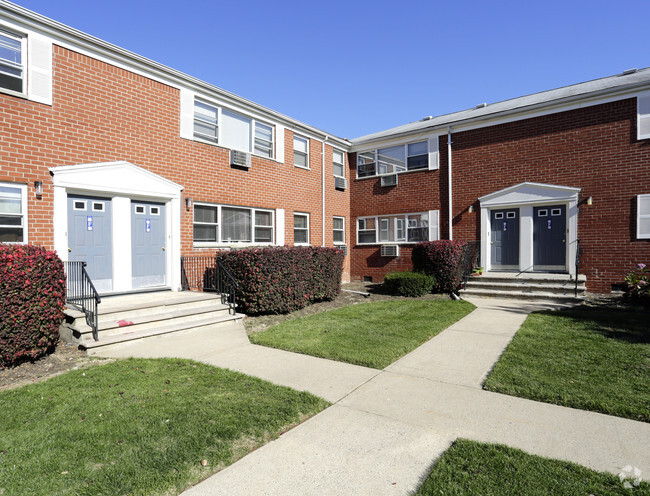 Building Photo - Dartmouth Village