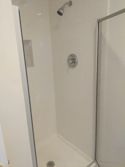 Building Photo - 7002 Linda Vista Rd