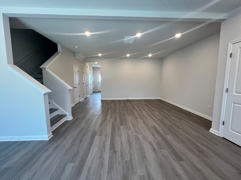 Building Photo - 108 Kelhigh Dr