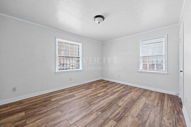 Building Photo - A MUST SEE !!!! FULLY RENOVATED AND SECTION 8 WELCOMED !!!!!