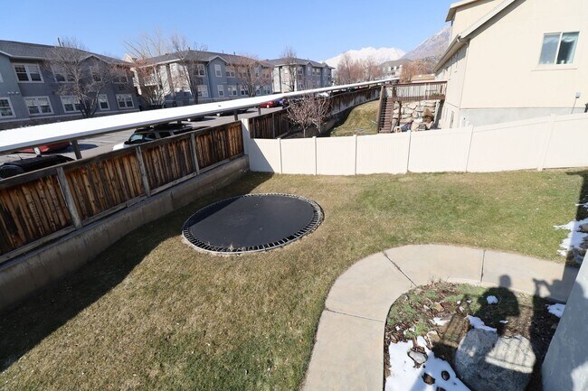 Building Photo - Large Pet Friendly House in the Foothills of Provo