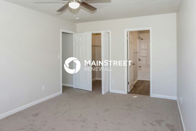 Building Photo - 4 Bedroom Pet-Friendly Home in HUNTSVILLE, AL with Main Street Renewal