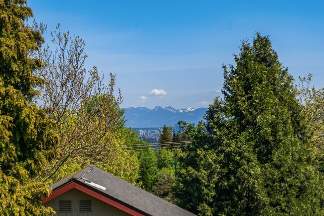 Building Photo - 315 Coryell Ct E