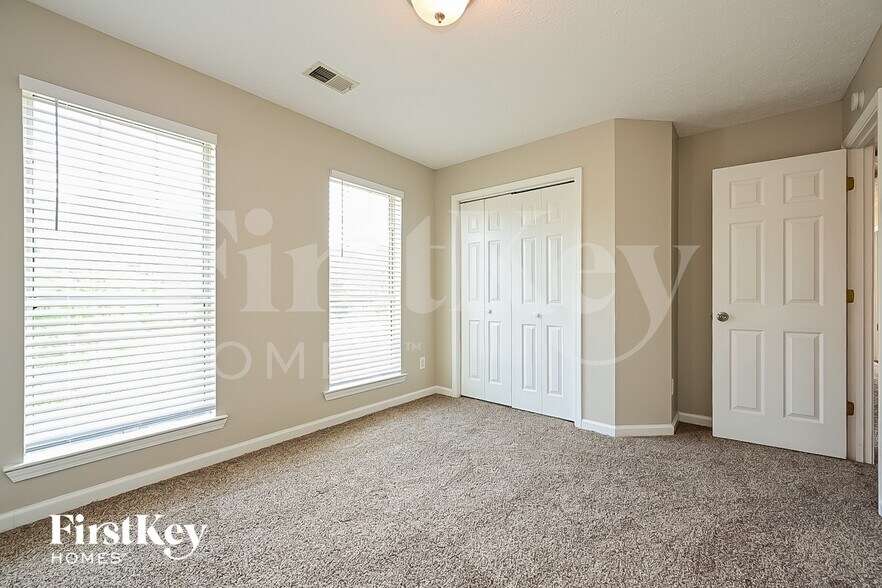 Building Photo - 4049 Fieldway Rd