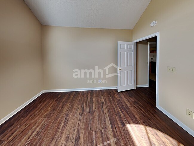 Primary Photo - 225 Bluefield Ln