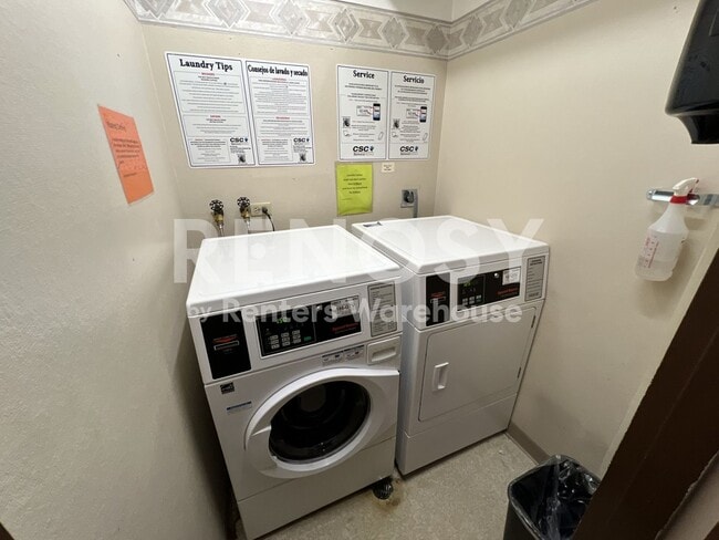 Building Photo - Beautiful 1 Bed 1 Bath in Capitol Hill (Water/sewer and Trash Utilities Included!)