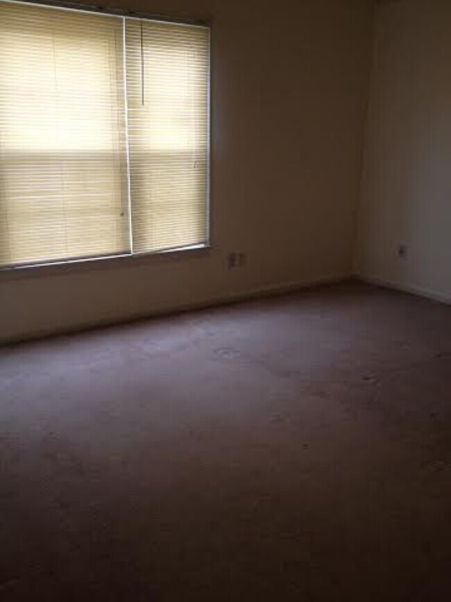Building Photo - 4641 Stonebridge Lane