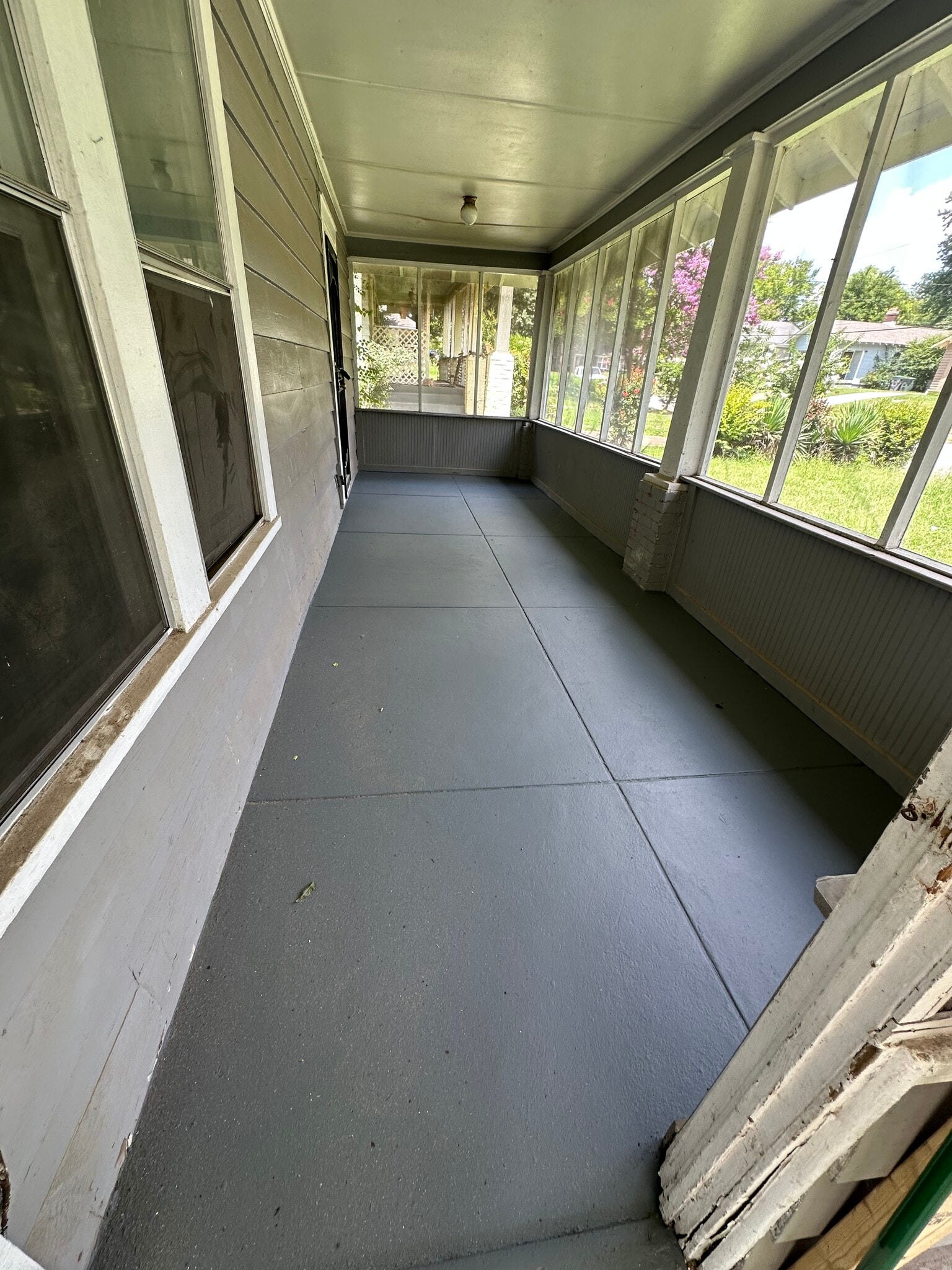 Building Photo - 2059 Waverly Ave