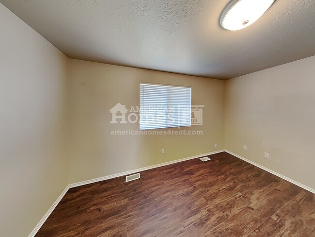 Building Photo - 2196 W 1570 N