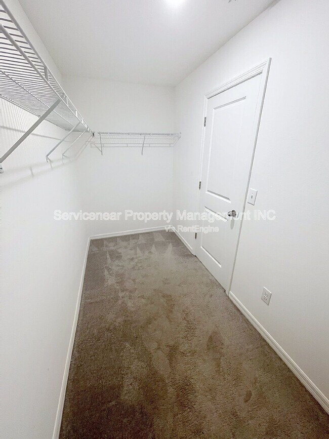 Building Photo - 3810 Romano Busciglio St