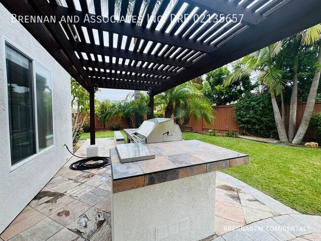 Building Photo - 835 Calle Lagasca