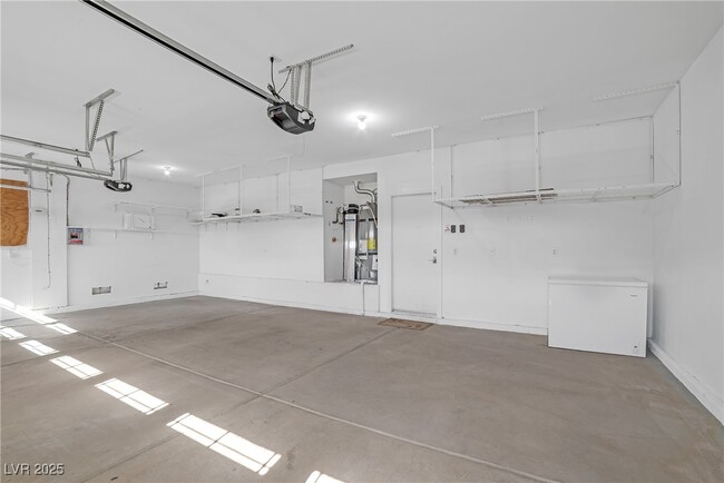 Building Photo - 155 Thunder Plains Way
