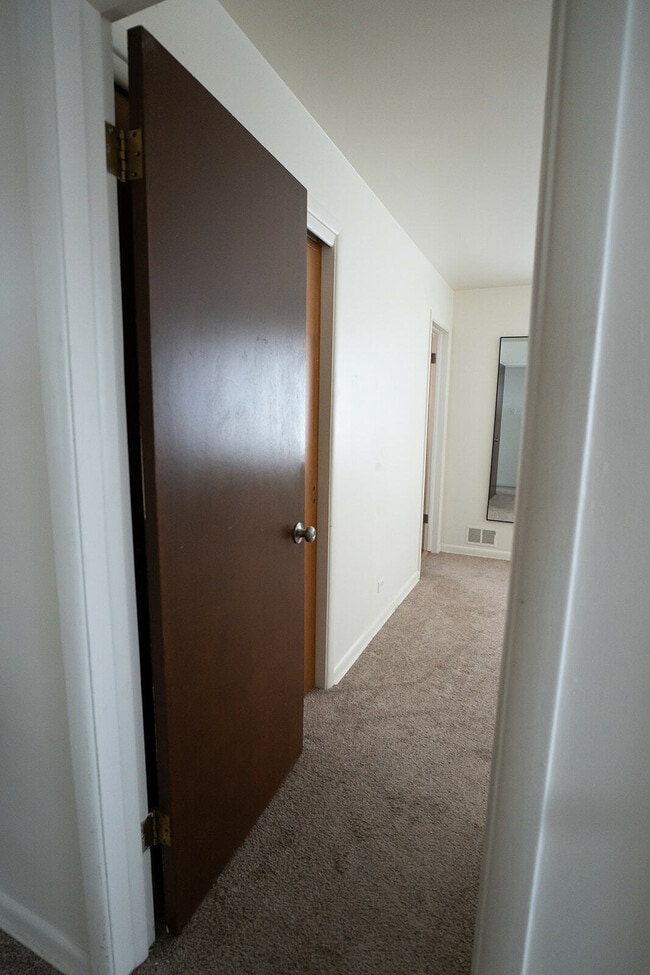 Building Photo - 180 Estes St