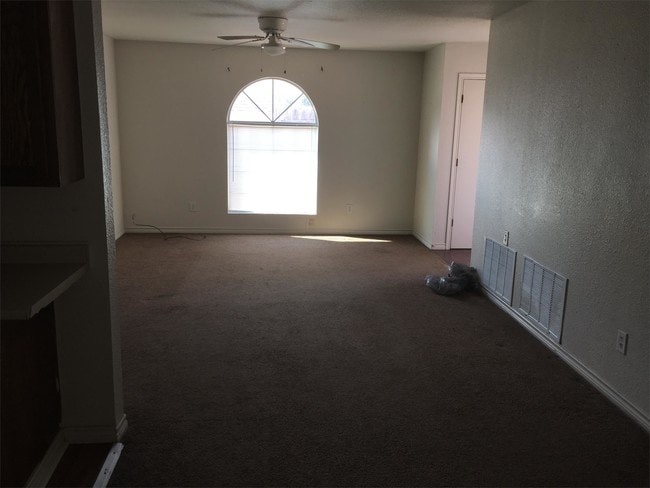 Building Photo - 1702 Susan Dr