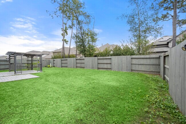 Building Photo - 16826 Beechwood Forest Way