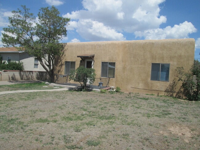 Building Photo - NEAR NORTH VALLEY PUEBLO 2/BD 1/BA 1/CG
