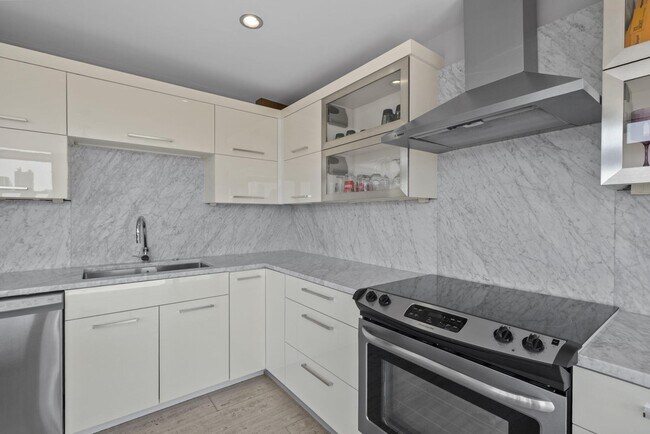 Building Photo - 367 Auden Ave