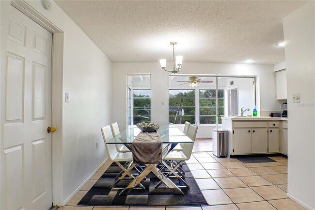 Building Photo - 644 Bonita Ct