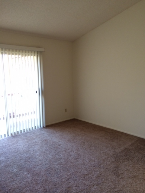 Building Photo - JESS RANCH!! 2 BEDROOM/2 BATH CONDO IN 55+...