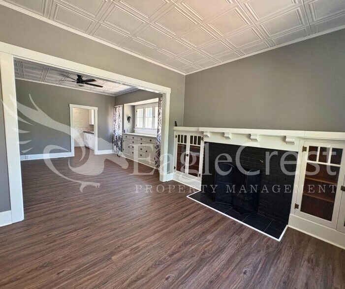 Building Photo - Beautifully Renovated Historic 3 Bedroom Home