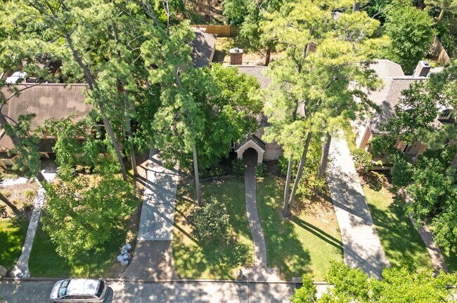 Building Photo - 12119 Auburn Hills Dr