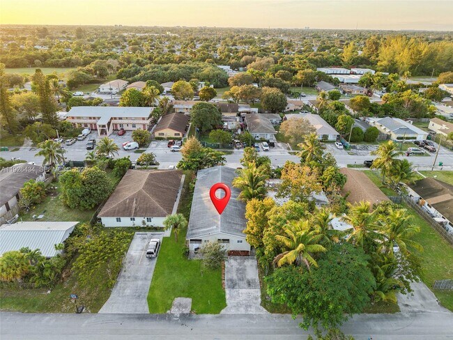 Building Photo - 1472 SW 44th Ave