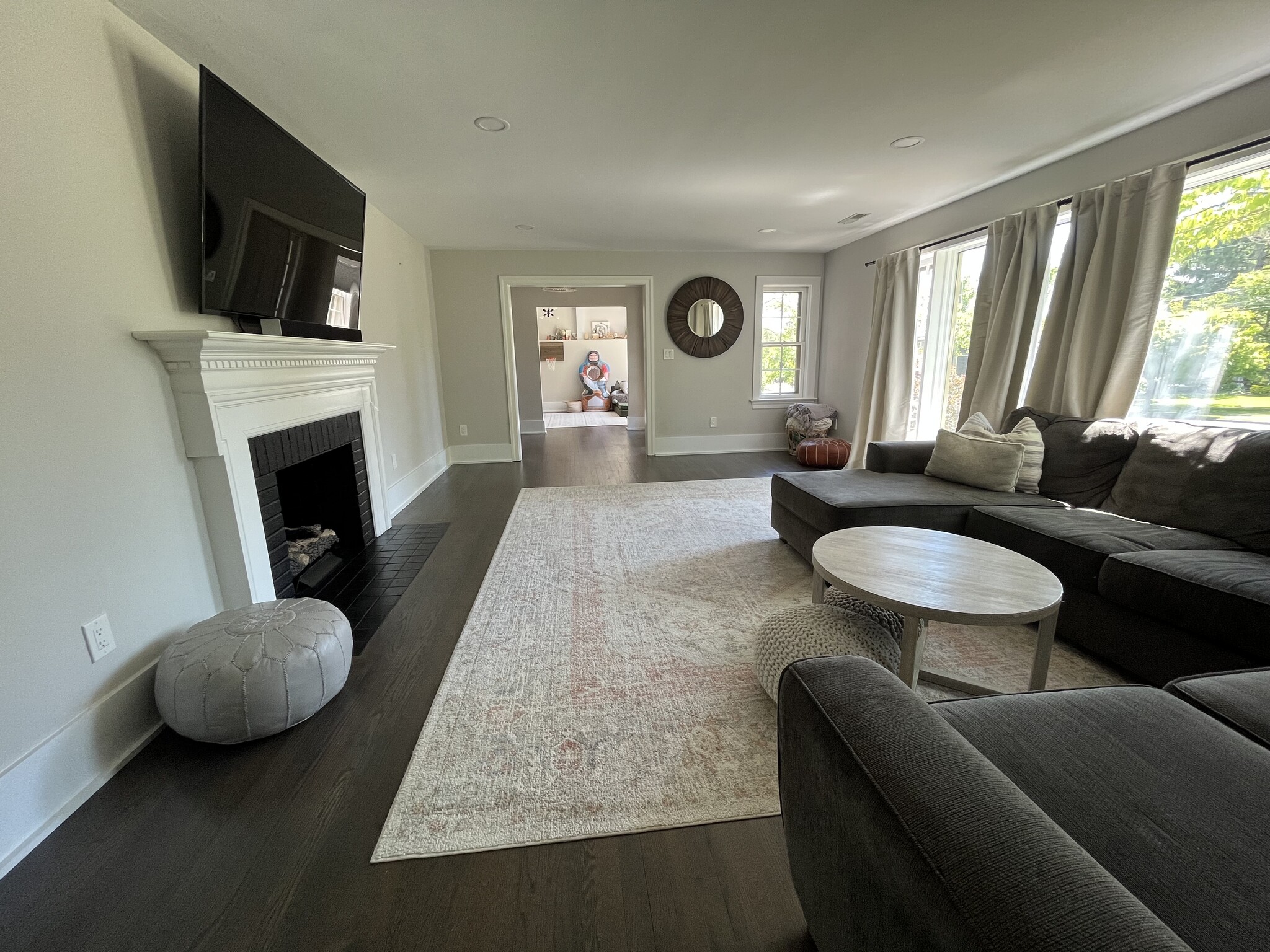 Building Photo - 231 Colonial Ave