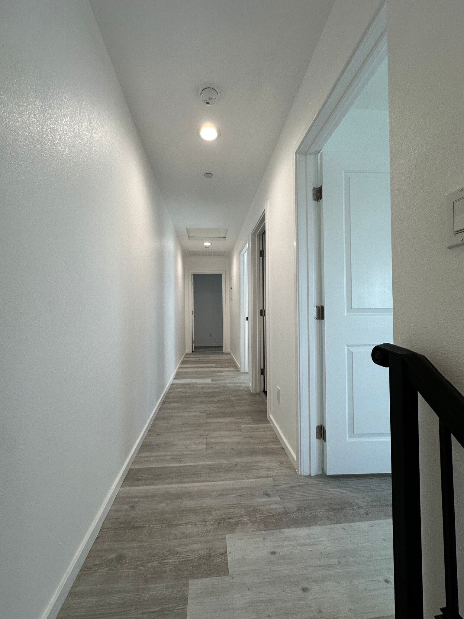 Building Photo - 204 S Rose Ave