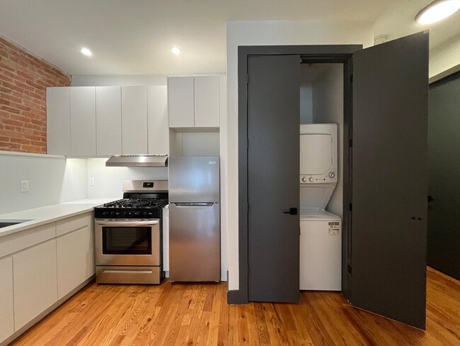 Building Photo - 568 Communipaw Ave