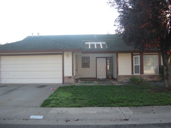 Building Photo - 4 Bedroom Home in Elk Grove!