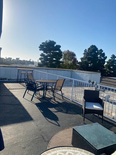 Roof Top Lounge Area - 8710 Delgany Ave