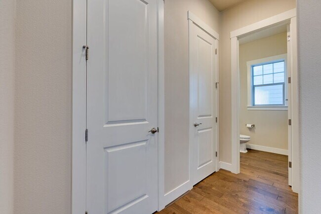 Building Photo - 11741 SW Barcelona St