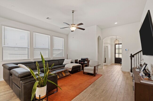 Building Photo - 24742 Levante Dr