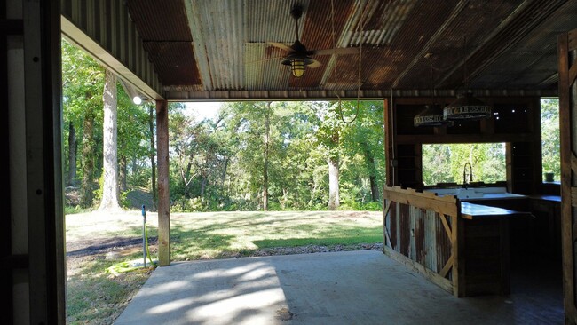 Building Photo - 1049 County Rd