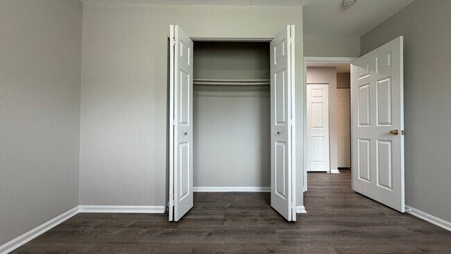 Building Photo - 4548 Rosemarie Dr