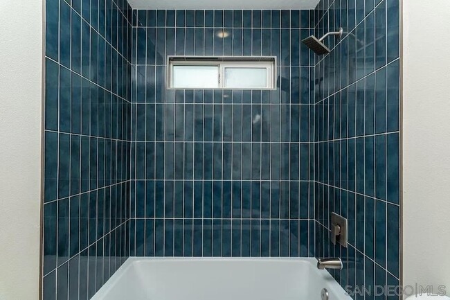 Building Photo - 1642 C Ave