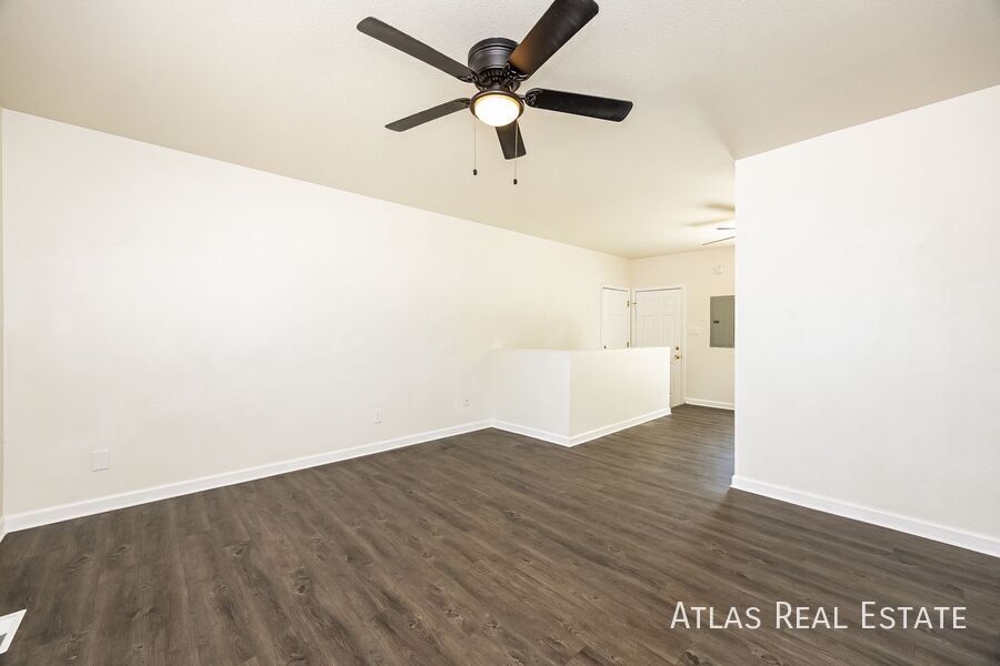 Building Photo - 4419 Dewey Dr