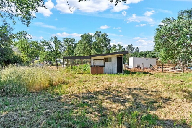 Building Photo - 31331 Auberry Rd