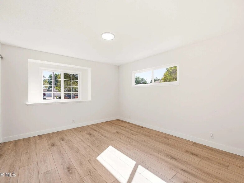 Building Photo - 1492 Mandalay Ct