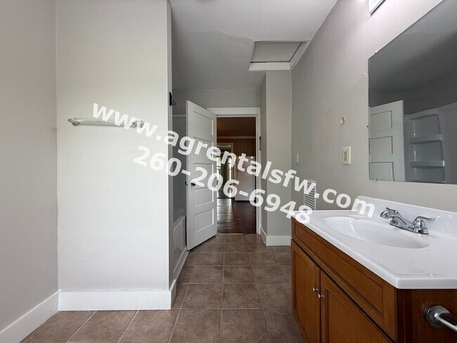 Building Photo - 2919 S Harrison St