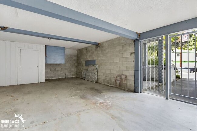 Building Photo - Charming 2Bdm 2Ba Apartment in the Heart of Hillcrest!