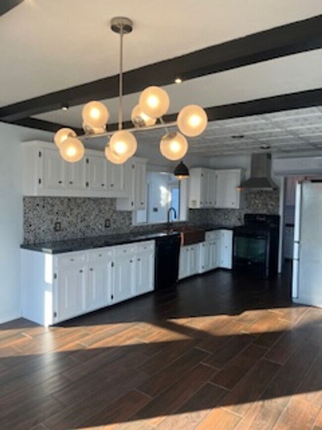 Building Photo - Four Bedroom/Three Bath Home/Beautiful Private Corner One Acre Lot W/View